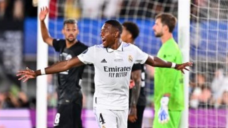 لاعبي ريال مدريد