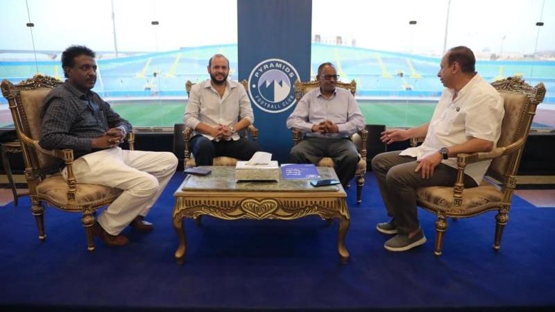 جلسة بين مسئولي الهلال