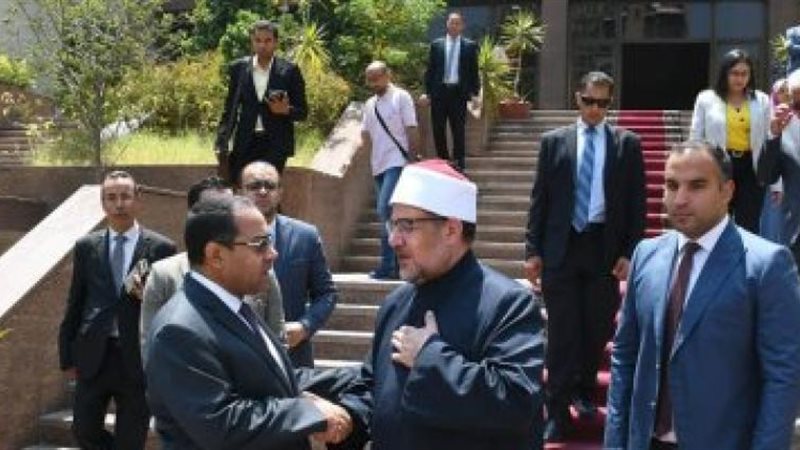 وزير الأوقاف ورئيس