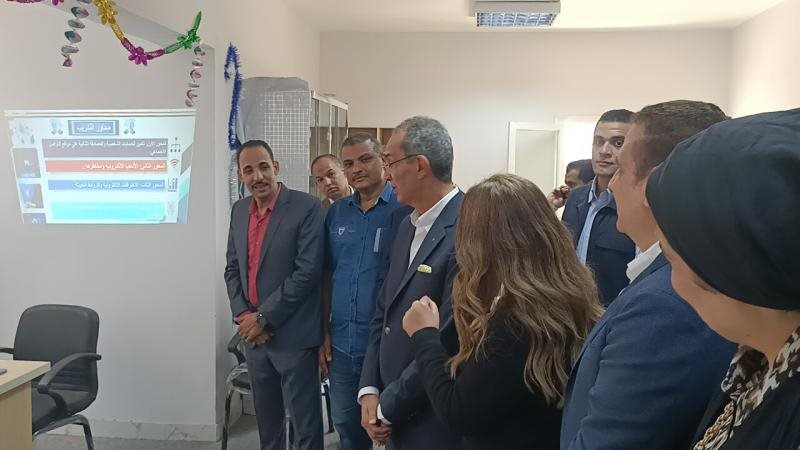 وزير الاتصالات يتفقد