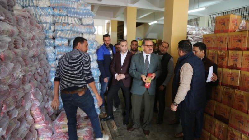 محافظ كفر الشيخ أثناء