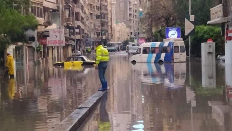 جانب من سقوط الأمطار