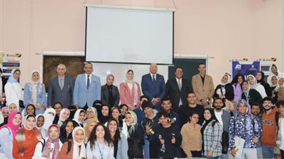 معهد القادة ينظم ندوة عن محاضرة عن مواجهة الأفكار الهدامة والمتطرفة