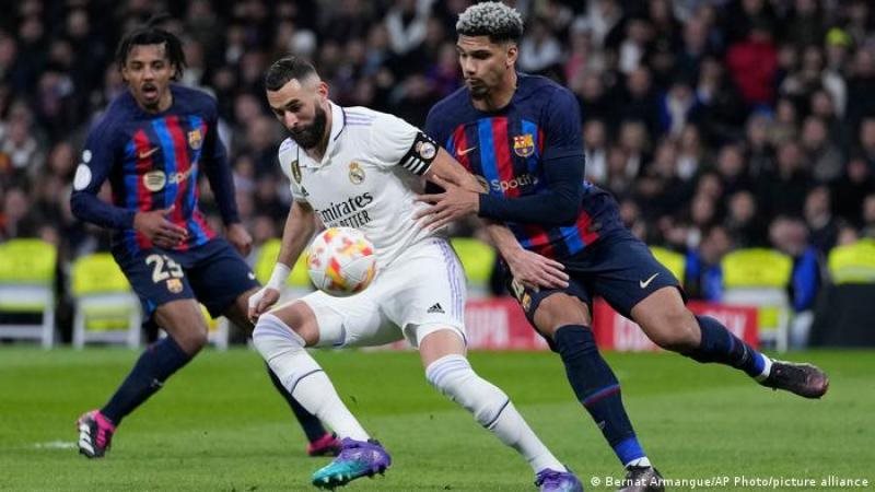ريال مدريد وبرشلونة