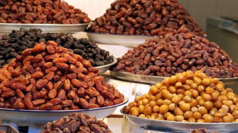 بلح وتمور
