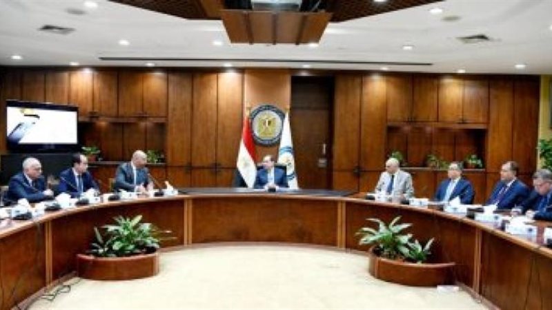 اجتماع وزير البترول