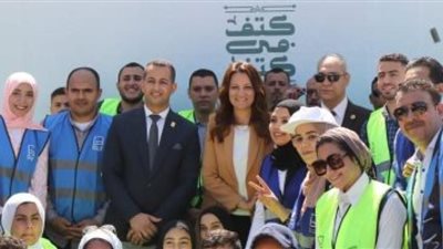 نائب محافظ الجيزة تشارك فى اصطفاف قافلة ”حياة كريمة” بأبو النمرس