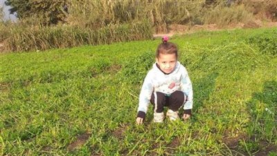 تشييع جثمان الطفلة إيمان شهيدة نيران مسجل خطر أثناء مطاردة مع الشرطة