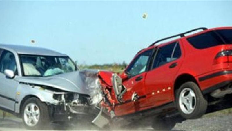 انقلاب سيارتين 