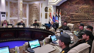 الرئيس السيسي يشهد اختبارات المتقدمين للالتحاق بوظائف التربية والتعليم ”صور”