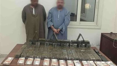 بـ2 مليون جنيه .. ضبط 480 طربة حشيش بحوزة شخصين بسوهاج