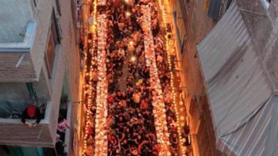 رمضان في مصر حاجة تانية.. أكبر مائدة إفطار جماعي لأهالي المطرية ”صور”