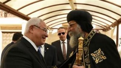 المستشار عدلى منصور يهنئ البابا تواضروس الثانى بعيد القيامة