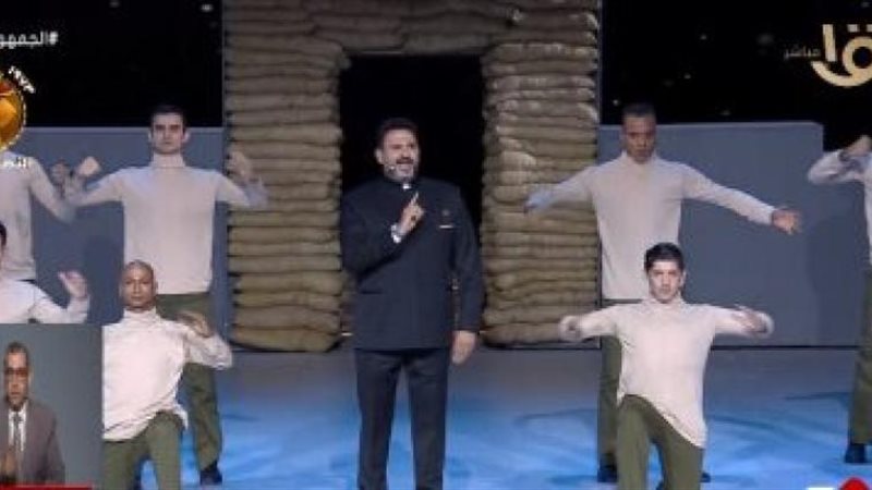 الفنان أكرم حسني
