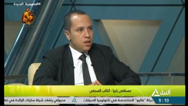 الكاتب الصحفي مصطفى