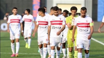 جلسة بين حسين لبيب ولاعبى الزمالك قبل تدريب اليوم