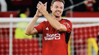 إيفانز خارج الملاعب لأسابيع.. و