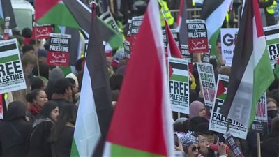 مسيرة مؤيدة للفلسطينيين تجتاح شوارع لندن.. والشرطة البريطانية تعلن حالة الاستعداد 