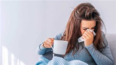 نصائح مهمة للوقاية من التقلبات الجوية.. استشاري حميات يكشف التفاصيل 
