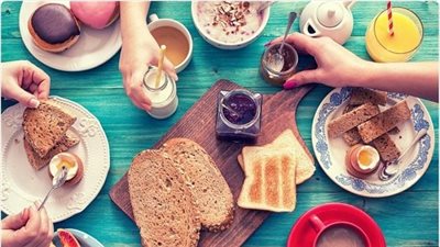 4 أبراج أكيلة تجد متعتها في الطعام.. تعرف عليهم