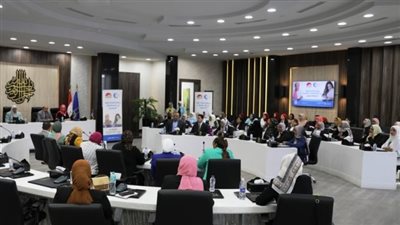 محافظ أسوان يشهد فعاليات البرنامج التدريبى 