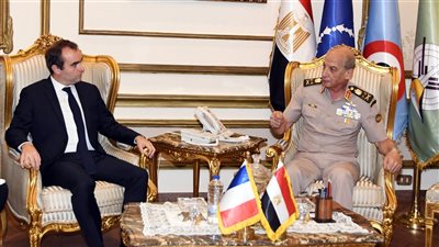 شاهد| وزير الدفاع يلتقى نظيره الفرنسي لبحث العلاقات بين البلدين