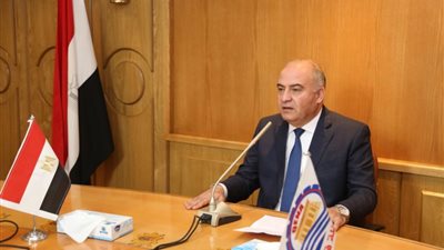 محافظ قنا يعلن رفع درجة الاستعداد القصوى تحسبا لسيول جبال البحر الأحمر