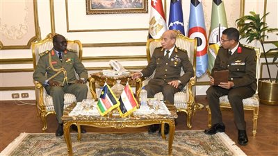 الفريق أول محمد زكى يستقبل وزير الدفاع وشئون المحاربين القدامى بالسودان