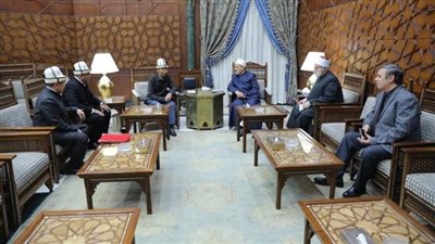 شيخ الأزهر يستقبل رئيس جامعة قيرغيزستان الإسلامية والمفتى لبحث التعاون العلمى