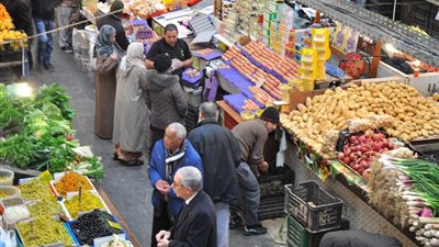جهاز «حماية المستهلك» يُكشّر عن أنيابه.. تحرير 178 مخالفة في الأسواق