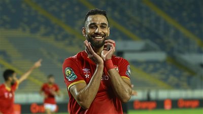 الأهلي يقرر تمديد عقد عمرو السولية لمدة موسمين وتقديره ماديًا 