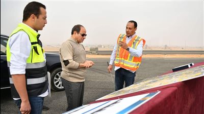 بالصور.. الرئيس السيسي يتفقد الأعمال الإنشائية لتطوير عدد من الطرق والمحاور بالقاهرة