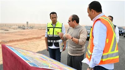 الرئيس السيسي: نغير شكل حركة المرور بالقاهرة الكبرى ونجهز أراضى للتنمية