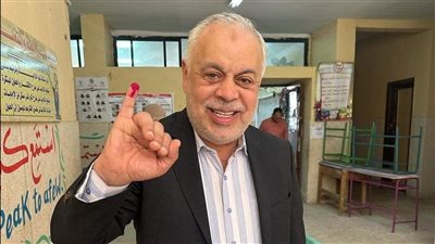 نبيلة عبيد وأشرف زكي وإدوارد.. فنانون بالحبر الفسفوري أول أيام الانتخابات الرئاسية