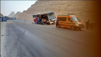 إصابة 6 أشخاص إثر حادث تصادم أتوبيس وسيارة نقل فى الجيزة