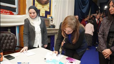 وزيرة التخطيط تدلي بصوتها في الانتخابات الرئاسية