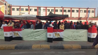 بالطوابير.. إقبال كبير من المواطنين أمام اللجان بالدقي في آخر أيام الانتخابات الرئاسية 