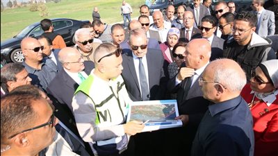 وزير النقل ومحافظ كفرالشيخ يتفقدان أعمال إنشاء طريق دسوق المزدوج