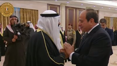 الرئيس السيسي للشيخ مشعل الصباح: تمنياتنا باستكمال مسيرة تقدم ونماء الكويت.. فيديو