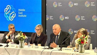 وزير الخارجية يعقد مائدة مستديرة مع معهد الشرق الأوسط بواشنطن