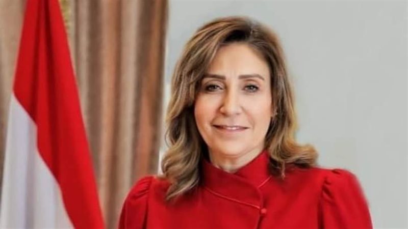 وزيرة الثقافة
