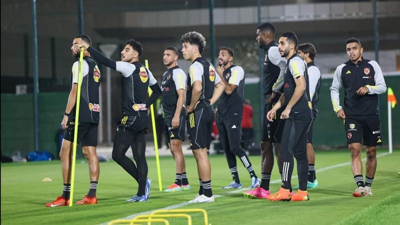 لاعبي الأهلي