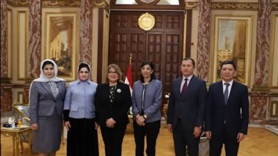 وكيل مجلس الشيوخ تستقبل رئيس لجنة المرأة ببرلمان أوزبكستان 