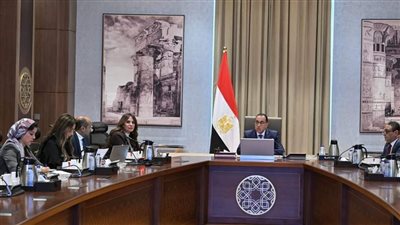 رئيس الوزراء يستعرض إستراتيجية تطوير البورصة المصرية