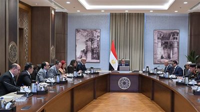 رئيس الوزراء يستعرض مخططات تنمية منطقة الضبعة