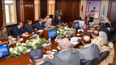 محافظ الإسكندرية يترأس الاجتماع الأول للجنة مجابهة مخاطر موجات تسونامى