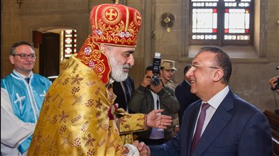 محافظ الإسكندرية يشارك طائفة الأرمن الأرثوذكس احتفالات عيد الميلاد