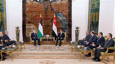 الرئيس السيسي يستقبل نظيره الفلسطيني في قصر الاتحادية 