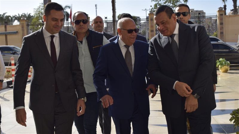 محافظ بورسعيد ووزير