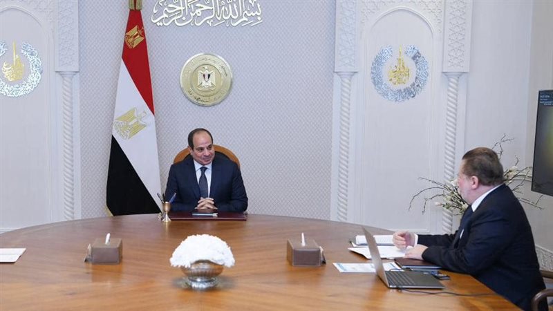 الرئيس السيسي ومحافظ